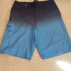 Men’s board shorts